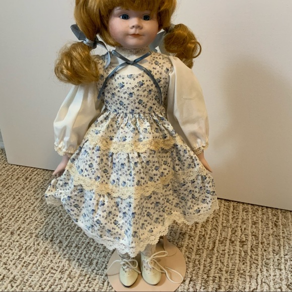 1988 Vintage Collectible Porcelain Doll with a Stand - Picture 2 of 10